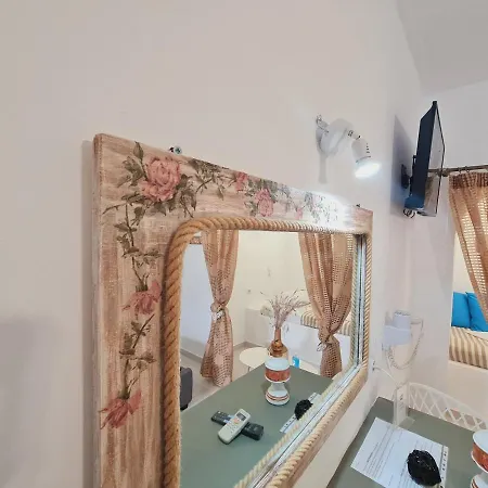 Anto Aparthotel Fira (Santorini)