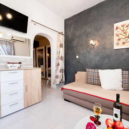 Anto Aparthotel Fira (Santorini)