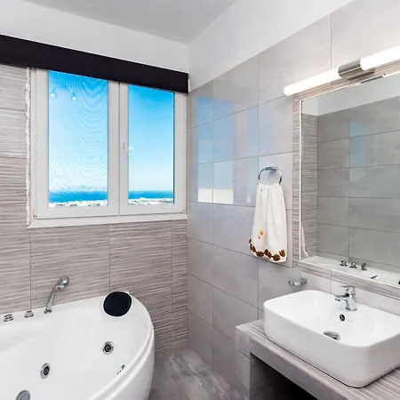 Anto Aparthotel Fira (Santorini)