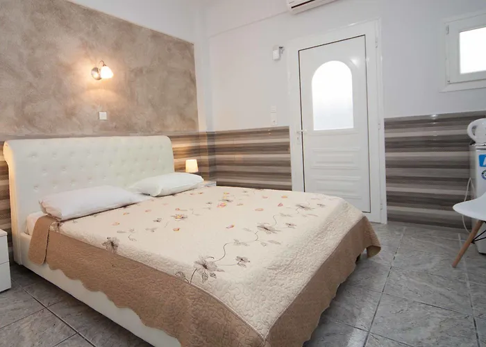 Anto Aparthotel Fira (Santorini)