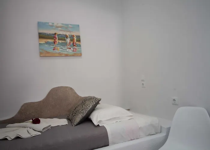 Anto Aparthotel Fira (Santorini)